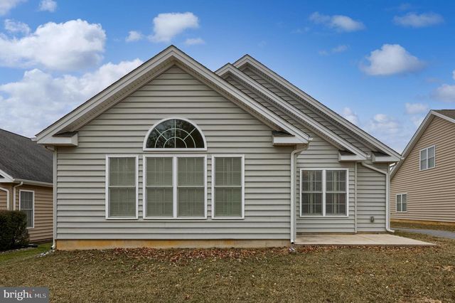 1032 PRESIDENTS DR, Lititz, PA 17543