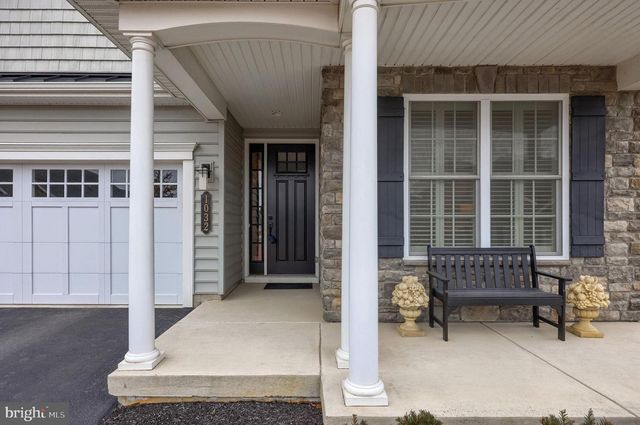 1032 PRESIDENTS DR, Lititz, PA 17543