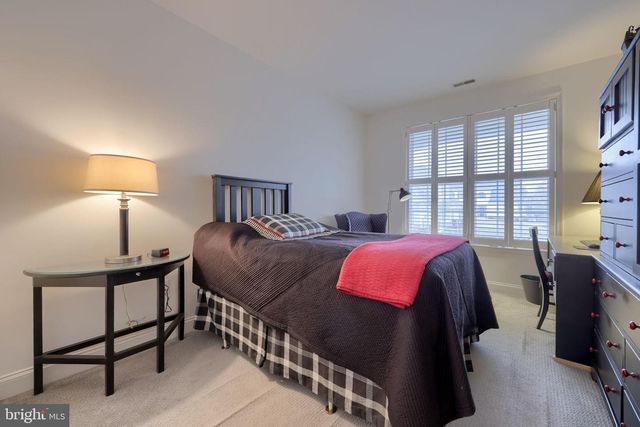 1032 PRESIDENTS DR, Lititz, PA 17543