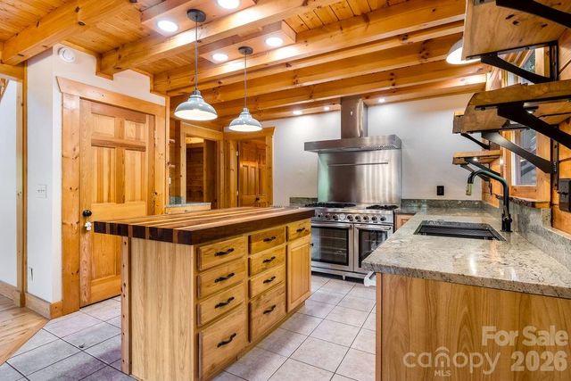447 Hidden Lake Parkway, Nebo, NC 28761