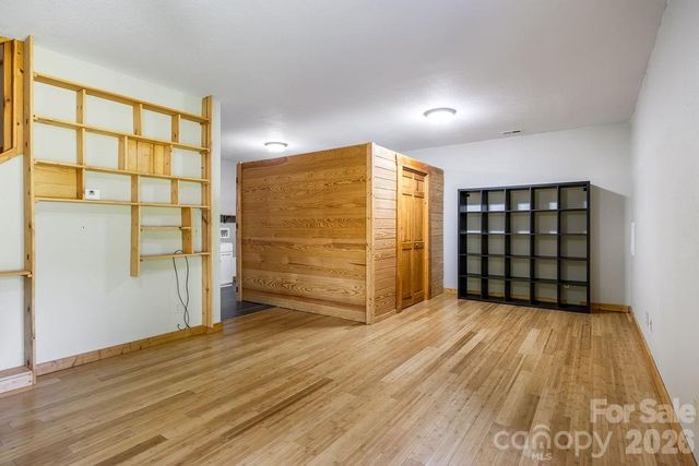 447 Hidden Lake Parkway, Nebo, NC 28761
