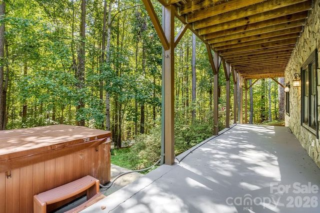 447 Hidden Lake Parkway, Nebo, NC 28761