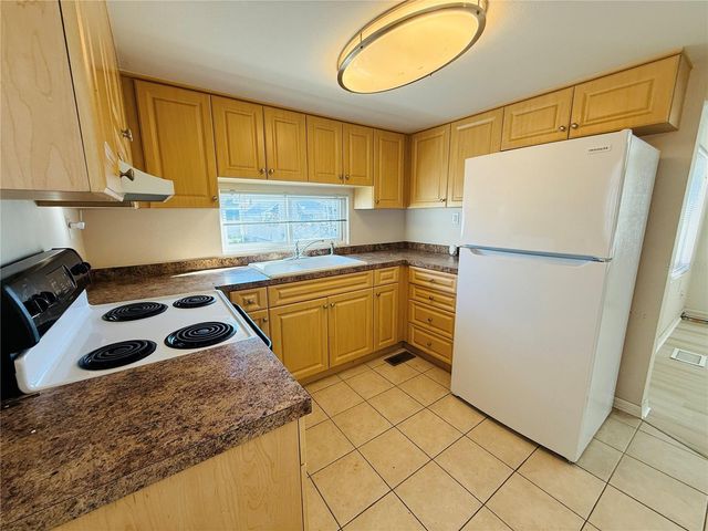 4851 W GANDY BOULEVARD B3L14, Tampa, FL 33611