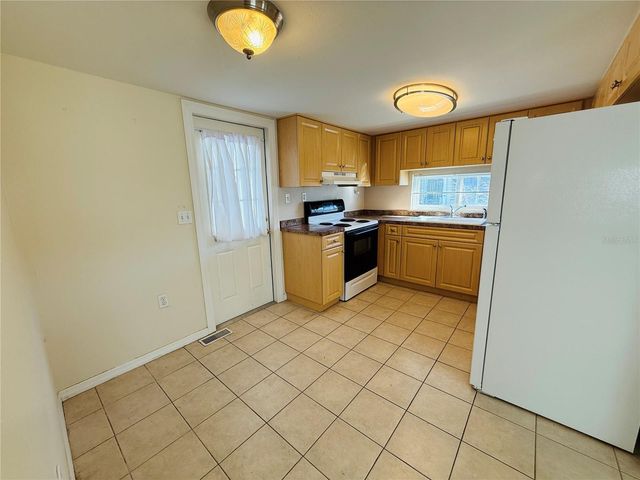 4851 W GANDY BOULEVARD B3L14, Tampa, FL 33611