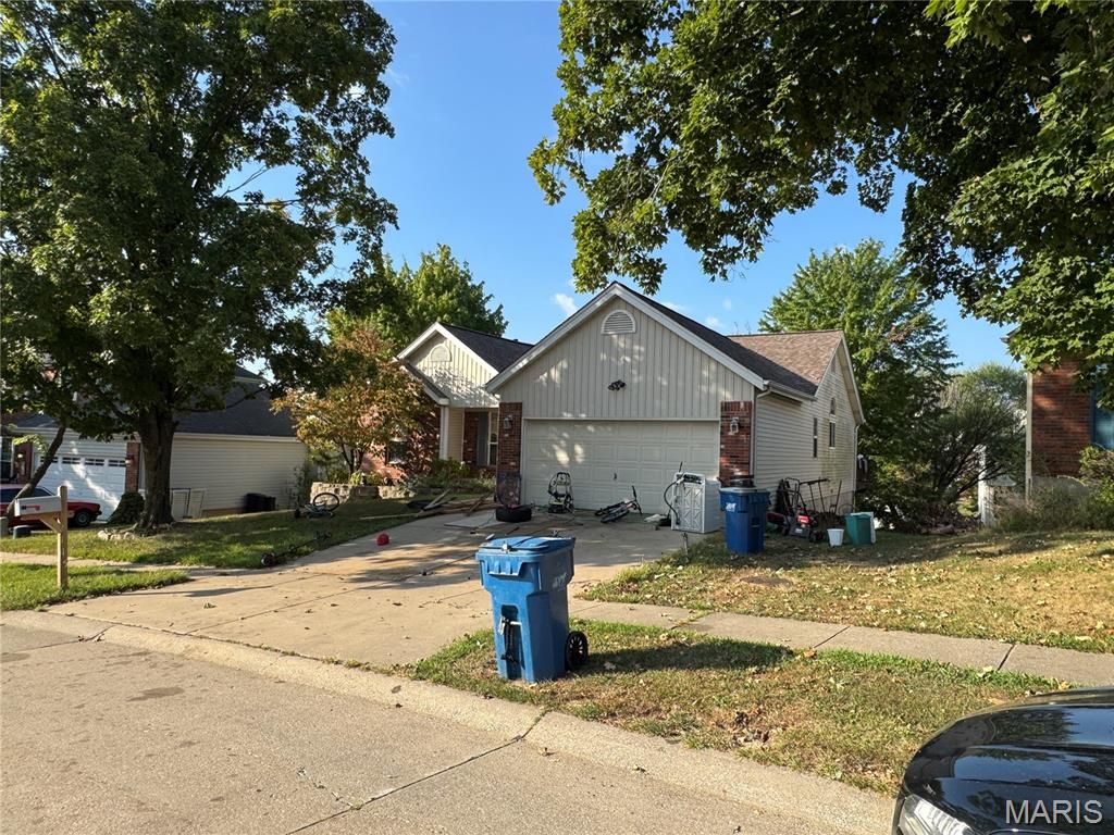 2115 Riding Spur Drive, Maryland Heights, MO 63146