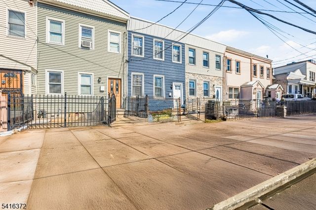 138 Broadway, Jersey City, NJ 07306