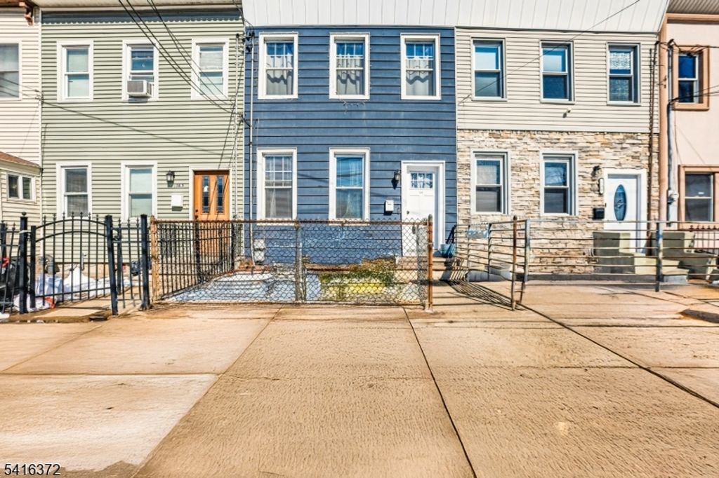 138 Broadway, Jersey City, NJ 07306