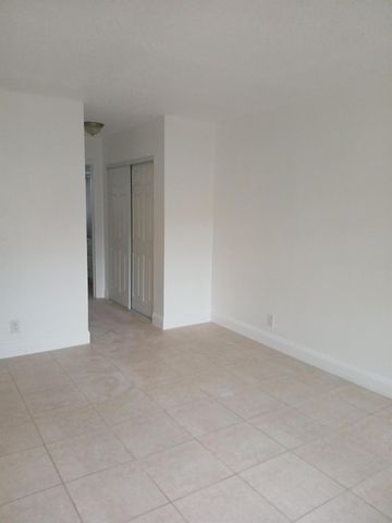 4760 Lucerne Lakes Boulevard W 405, Lake Worth, FL 33467