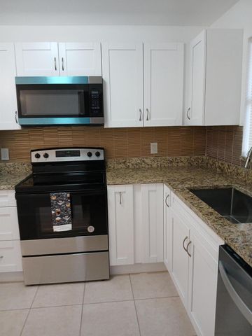 4760 Lucerne Lakes Boulevard W 405, Lake Worth, FL 33467