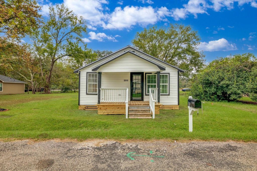 3510 Brooks Street, Dayton, TX 77535