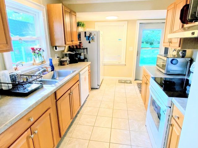 346 Old Connecticut Path, Framingham, MA 01701