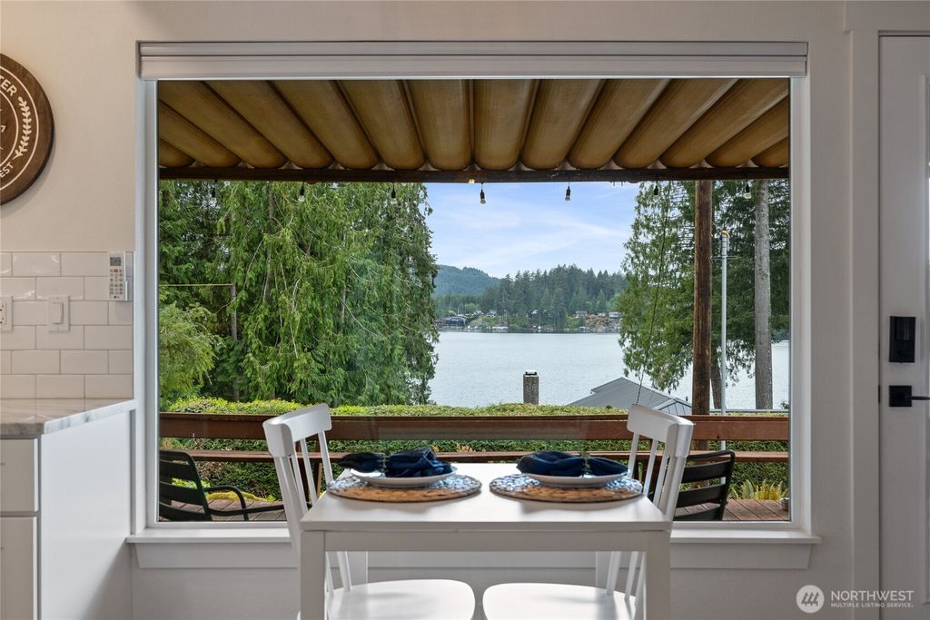 1125 W Lost Lake Road, Shelton, WA 98584