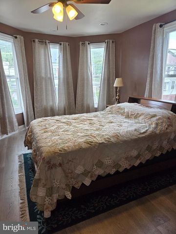 416 W MARKET ST, Williamstown, PA 17098