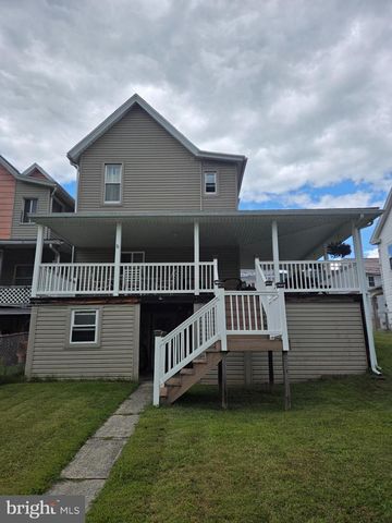 416 W MARKET ST, Williamstown, PA 17098