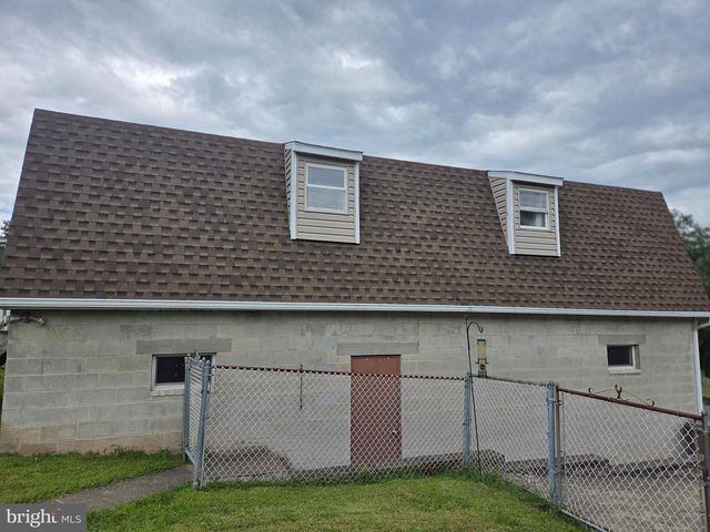 416 W MARKET ST, Williamstown, PA 17098