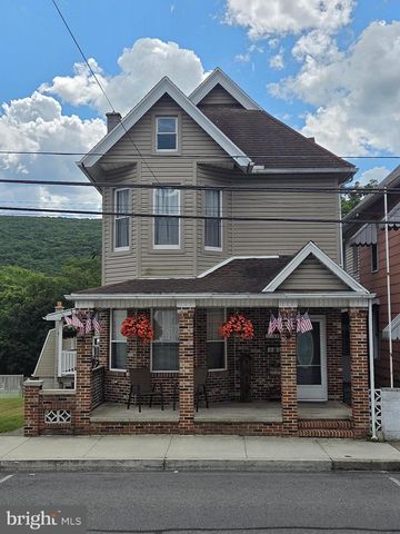 416 W MARKET ST, Williamstown, PA 17098