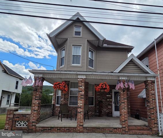 416 W MARKET ST, Williamstown, PA 17098