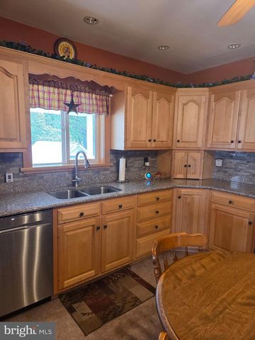 416 W MARKET ST, Williamstown, PA 17098