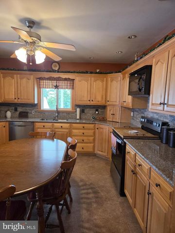 416 W MARKET ST, Williamstown, PA 17098