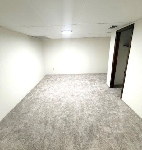 2627 Bret Ave, Salina, KS 67401