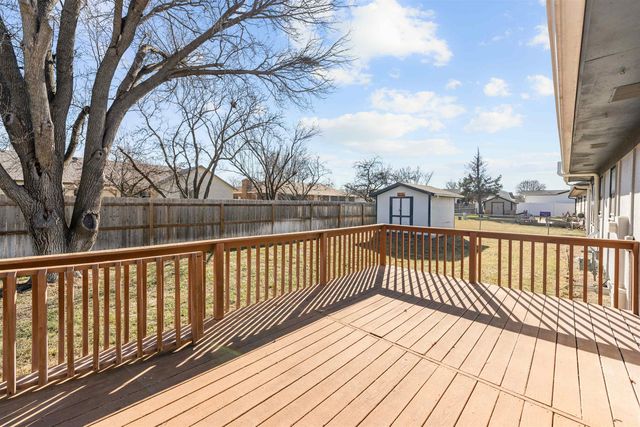 2627 Bret Ave, Salina, KS 67401