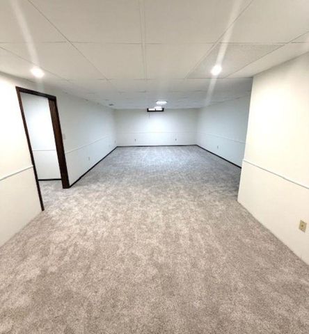 2627 Bret Ave, Salina, KS 67401