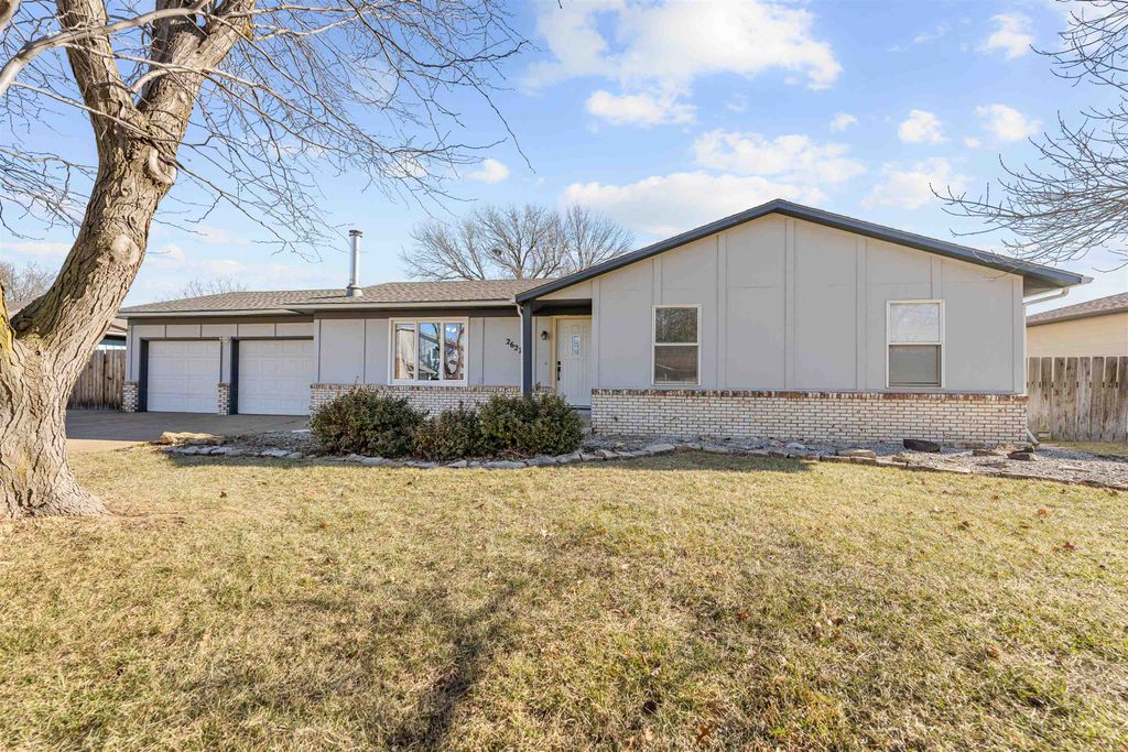 2627 Bret Ave, Salina, KS 67401