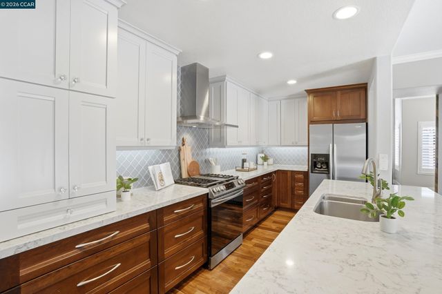 112 Mont St Michel Way, Martinez, CA 94553