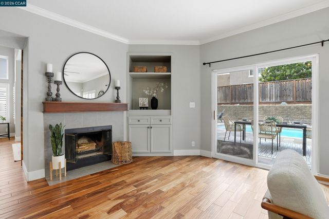 112 Mont St Michel Way, Martinez, CA 94553