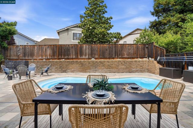 112 Mont St Michel Way, Martinez, CA 94553