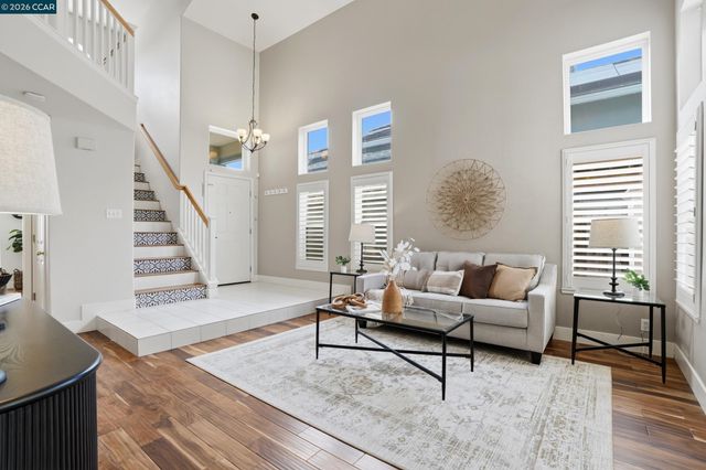 112 Mont St Michel Way, Martinez, CA 94553