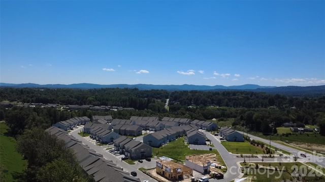403 Creekview Road, Hendersonville, NC 28792