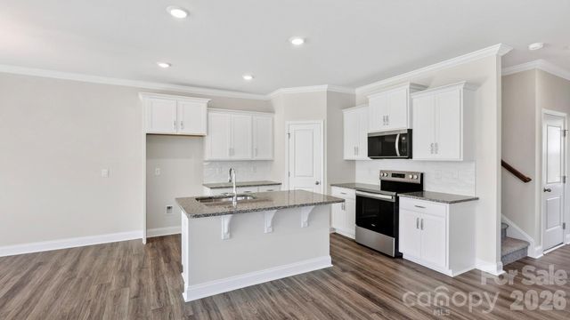 403 Creekview Road, Hendersonville, NC 28792
