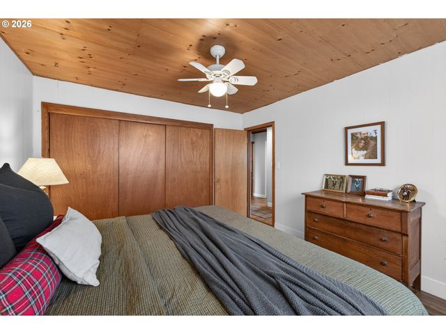 1456 Nw ALMIRA St, Roseburg, OR 97471