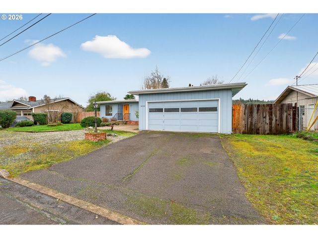 1456 Nw ALMIRA St, Roseburg, OR 97471