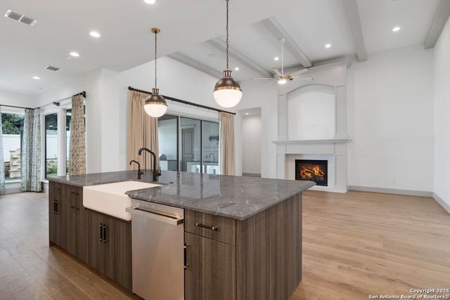 7203 Bluff Run, San Antonio, TX 78257