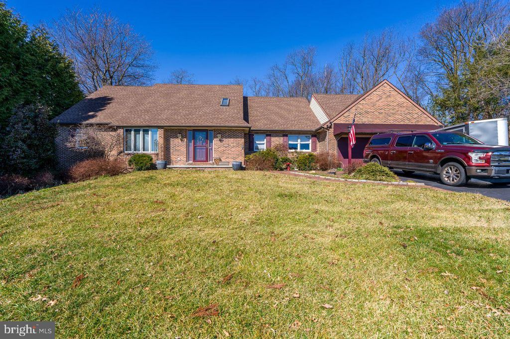 567 SHULTZ RD, Washington Boro, PA 17582