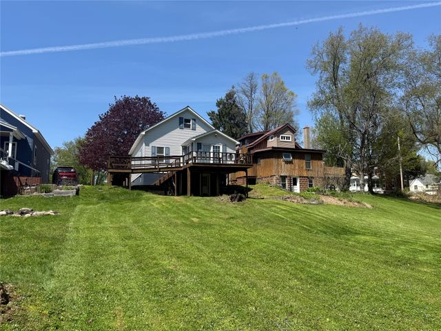 127 W 1ST Street, Waterford, PA 16441