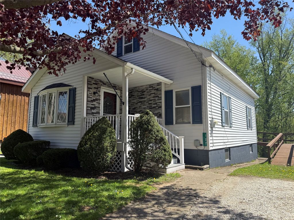 127 W 1ST Street, Waterford, PA 16441