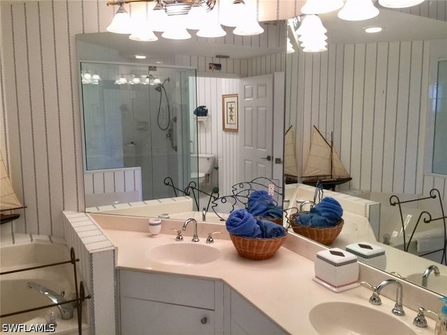 100 Lambiance CIR 1-101, Naples, FL 34108