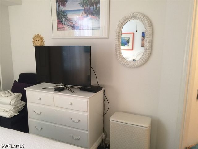 100 Lambiance CIR 1-101, Naples, FL 34108