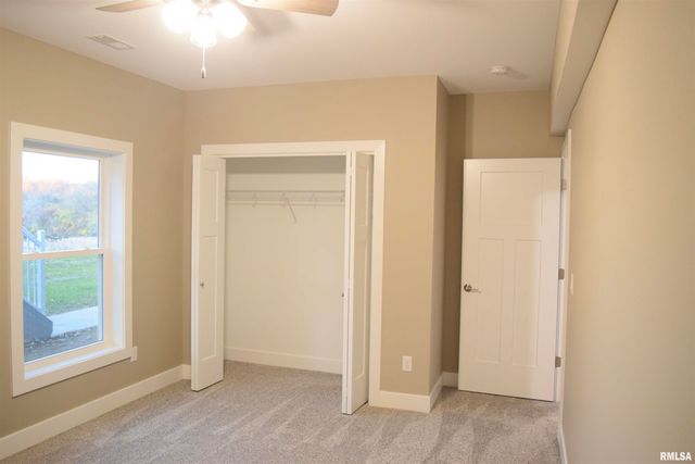 1621 GRANDLAKE Court, Pekin, IL 61554