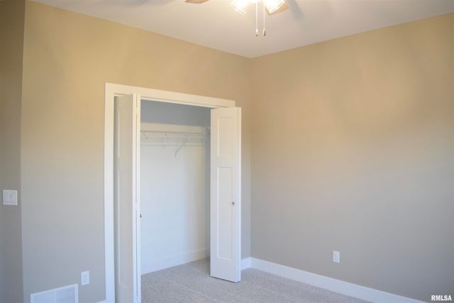 1621 GRANDLAKE Court, Pekin, IL 61554