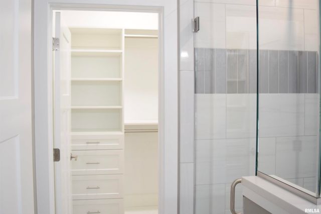 1621 GRANDLAKE Court, Pekin, IL 61554