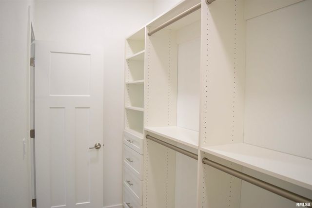 1621 GRANDLAKE Court, Pekin, IL 61554