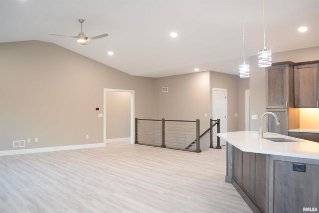 1621 GRANDLAKE Court, Pekin, IL 61554