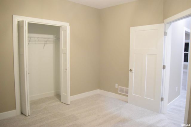 1621 GRANDLAKE Court, Pekin, IL 61554