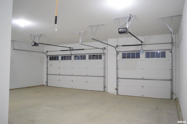 1621 GRANDLAKE Court, Pekin, IL 61554