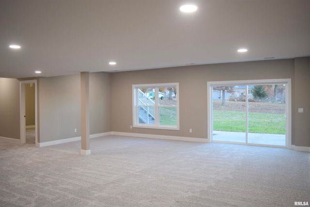 1621 GRANDLAKE Court, Pekin, IL 61554