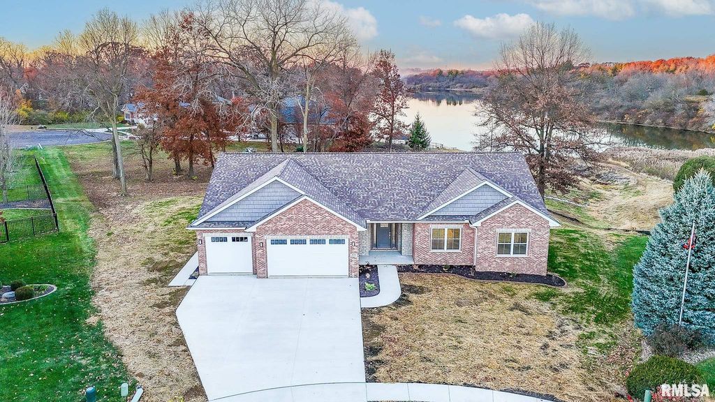 1621 GRANDLAKE Court, Pekin, IL 61554